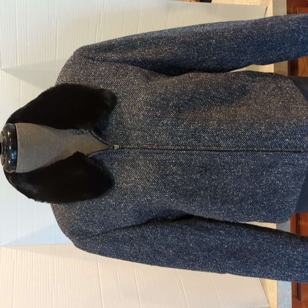 Talbot's black and blue tweed cropped jacket w/ detachable faux fur color. 10P